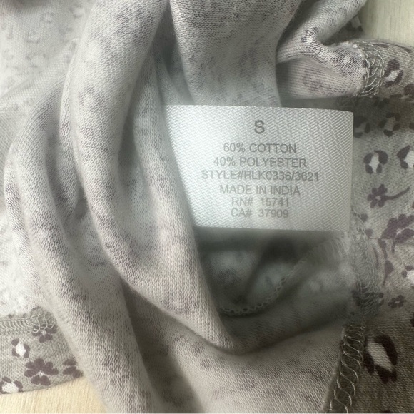 Karen Neuburger Pajama Set Women's Small Neutral Ditsy Print 2 Piece NWT‎ - Picture 8 of 16